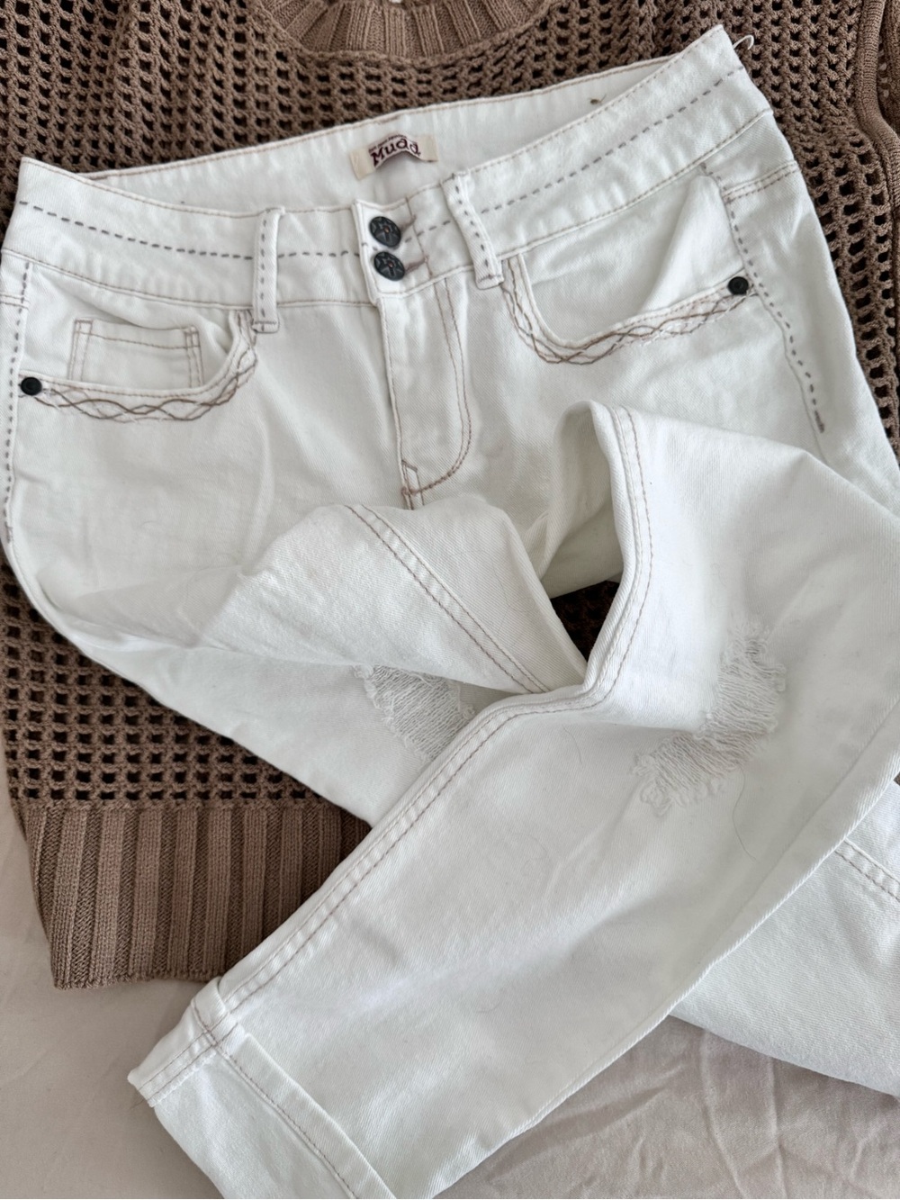 White Women's Distressed low rise capris Y-2K western stitch